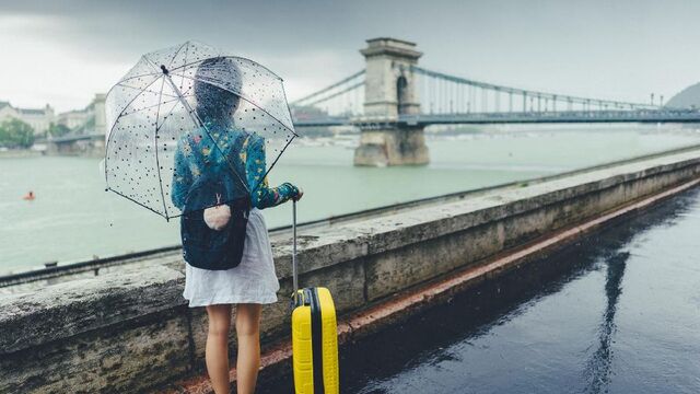 7 Liburan Musim Hujan Tetap Seru dan Menyenangkan