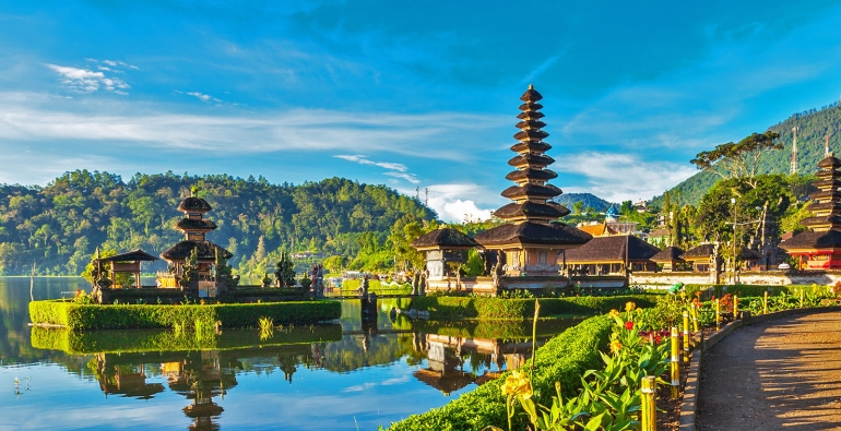 Destinasi Traveling Asia yang Menawarkan Perpaduan Budaya, Kuliner, dan Keindahan Alam
